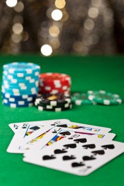 huntertoto platform showing football markets, live tables, and slot games